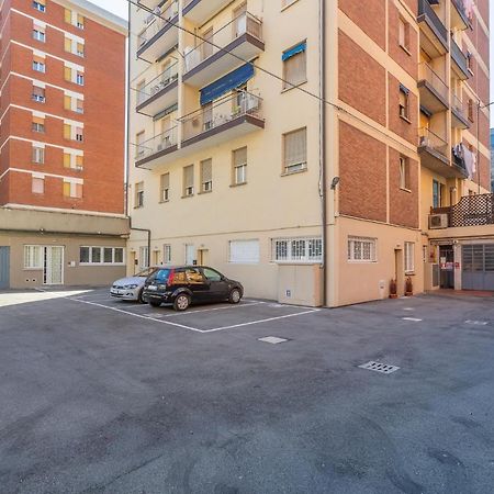 San Donato Fiere Essential Apartment W/Parking Bologna Exterior foto