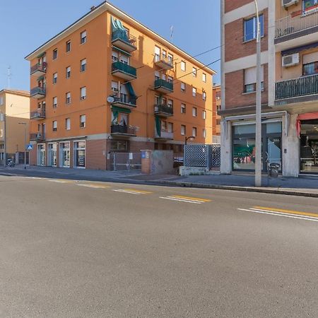 San Donato Fiere Essential Apartment W/Parking Bologna Exterior foto