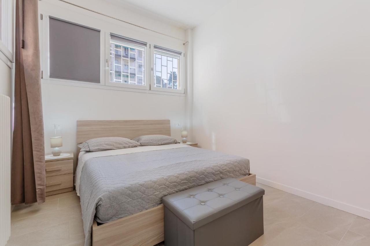 San Donato Fiere Essential Apartment W/Parking Bologna Exterior foto