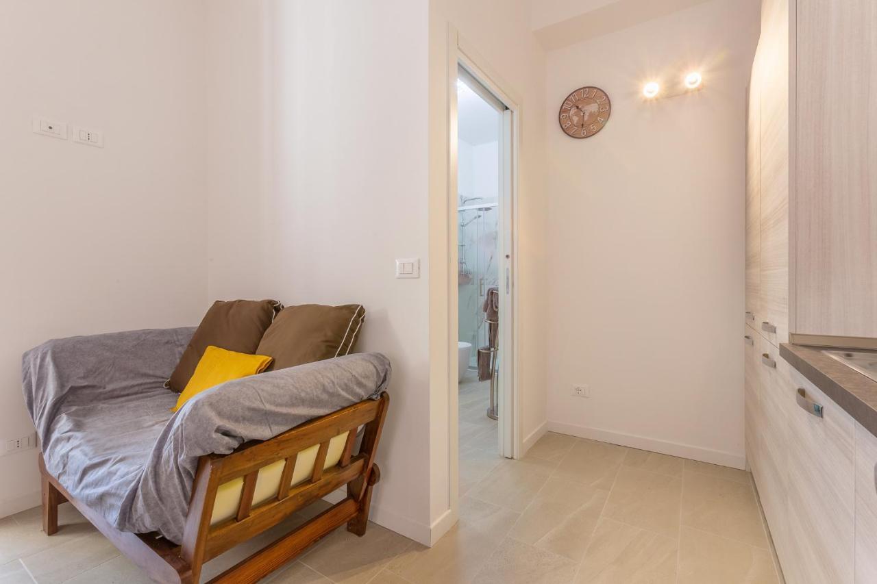 San Donato Fiere Essential Apartment W/Parking Bologna Exterior foto