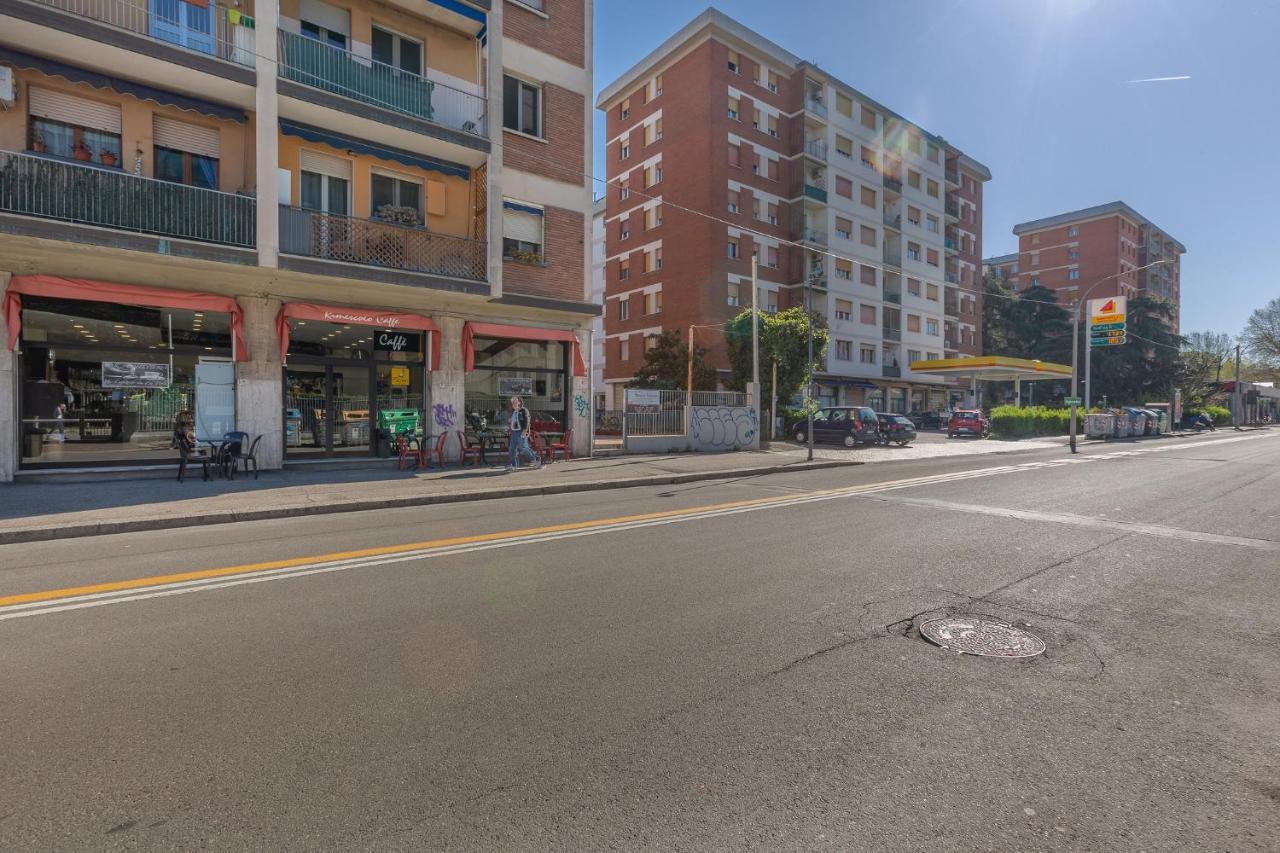 San Donato Fiere Essential Apartment W/Parking Bologna Exterior foto